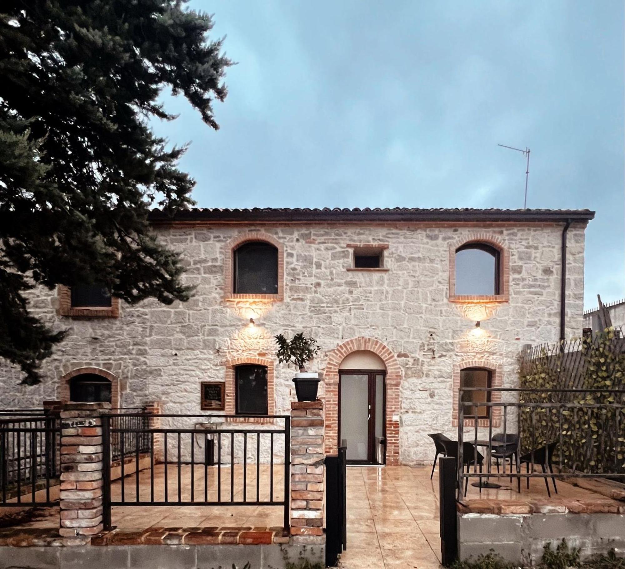 לינה וארוחת בוקר קמפובאסו Fuori Borgo מראה חיצוני תמונה